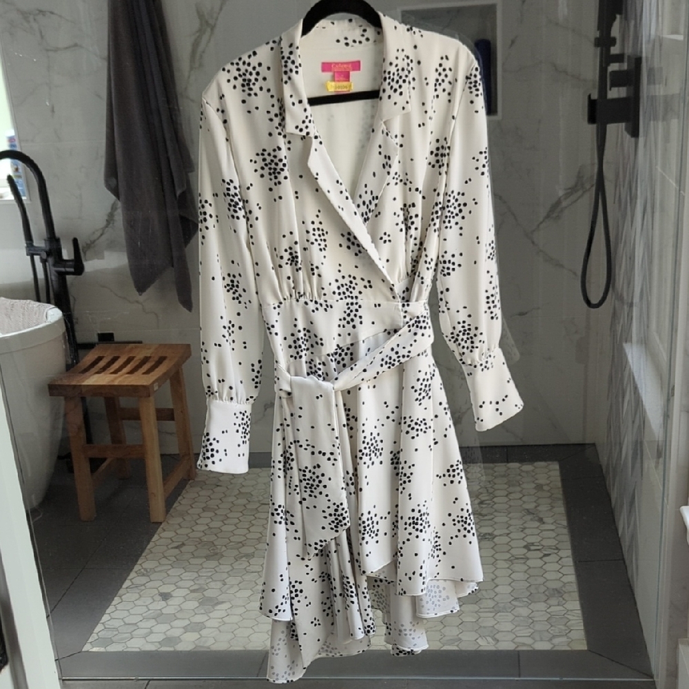 Catherine Malandrino Black and White Robe with Tie Belt